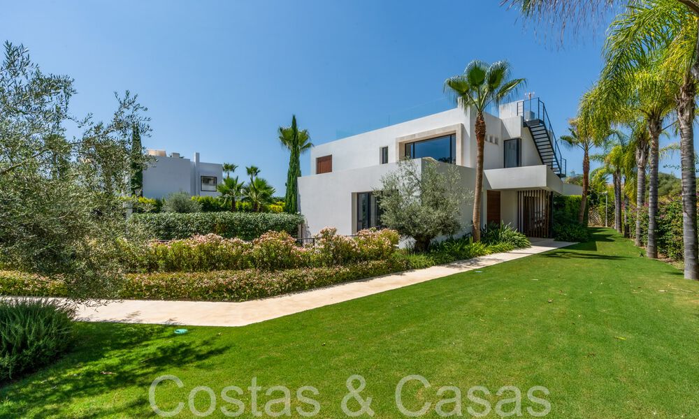Villa de luxe supérieure à l'architecture moderne à vendre à deux pas de la vallée du golf de Nueva Andalucia, Marbella 64193