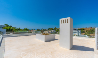 Villa de luxe supérieure à l'architecture moderne à vendre à deux pas de la vallée du golf de Nueva Andalucia, Marbella 64194 