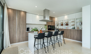 Villa de luxe supérieure à l'architecture moderne à vendre à deux pas de la vallée du golf de Nueva Andalucia, Marbella 64195 