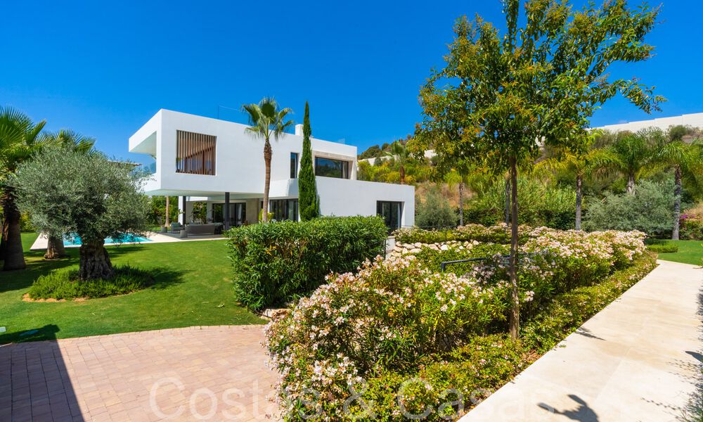 Villa de luxe supérieure à l'architecture moderne à vendre à deux pas de la vallée du golf de Nueva Andalucia, Marbella 64203