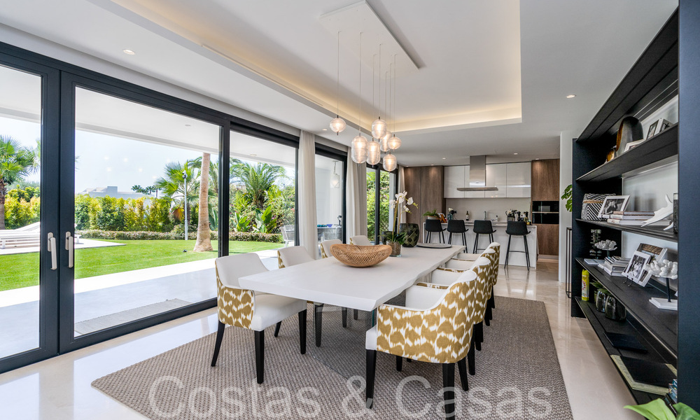Villa de luxe supérieure à l'architecture moderne à vendre à deux pas de la vallée du golf de Nueva Andalucia, Marbella 64204