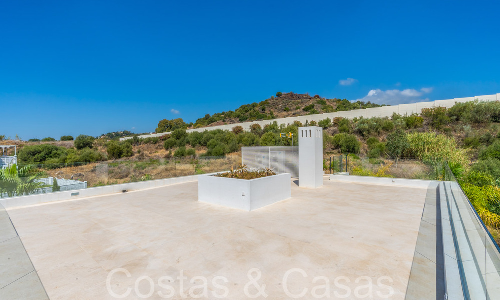 Villa de luxe supérieure à l'architecture moderne à vendre à deux pas de la vallée du golf de Nueva Andalucia, Marbella 64207