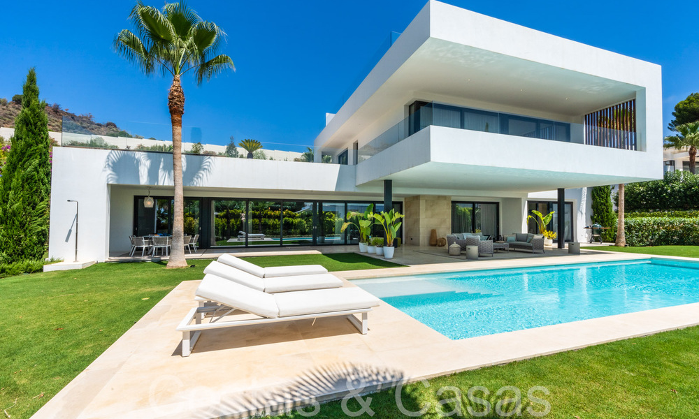Villa de luxe supérieure à l'architecture moderne à vendre à deux pas de la vallée du golf de Nueva Andalucia, Marbella 64209