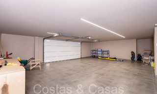 Villa de luxe supérieure à l'architecture moderne à vendre à deux pas de la vallée du golf de Nueva Andalucia, Marbella 64221 