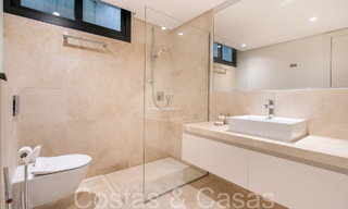 Villa de luxe supérieure à l'architecture moderne à vendre à deux pas de la vallée du golf de Nueva Andalucia, Marbella 64225 