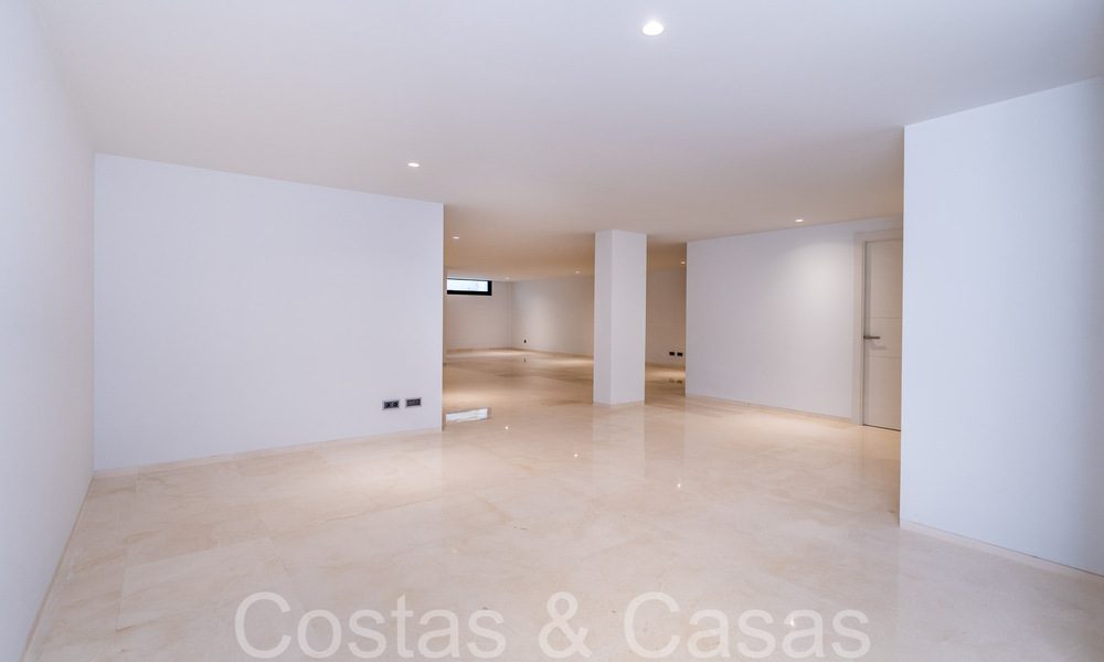 Villa de luxe supérieure à l'architecture moderne à vendre à deux pas de la vallée du golf de Nueva Andalucia, Marbella 64226