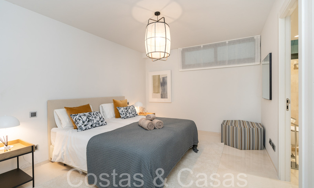 Villa de luxe supérieure à l'architecture moderne à vendre à deux pas de la vallée du golf de Nueva Andalucia, Marbella 64230