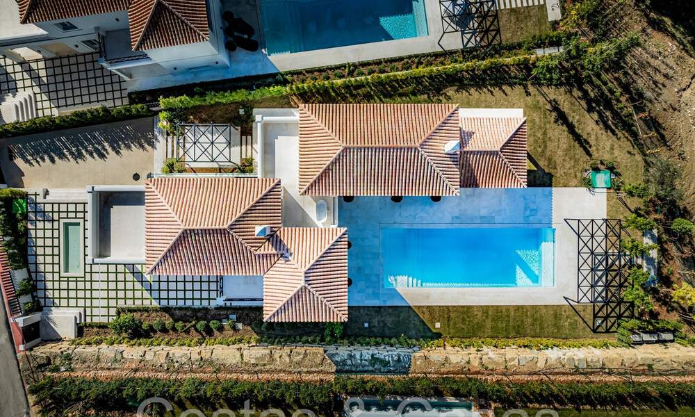 Villa de luxe au design moderne et méditerranéen, prête à être emménagée, à vendre dans une zone de golf très prisée à Nueva Andalucia, Marbella. 64248