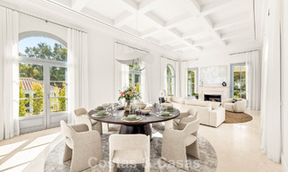 Villa de luxe au design moderne et méditerranéen, prête à être emménagée, à vendre dans une zone de golf très prisée à Nueva Andalucia, Marbella. 774516 