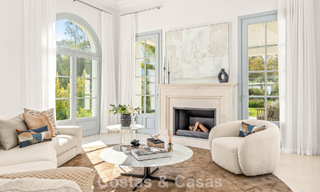 Villa de luxe au design moderne et méditerranéen, prête à être emménagée, à vendre dans une zone de golf très prisée à Nueva Andalucia, Marbella. 774522 