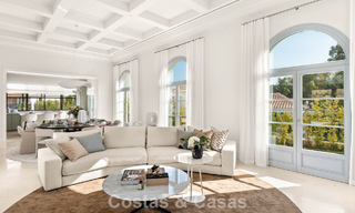 Villa de luxe au design moderne et méditerranéen, prête à être emménagée, à vendre dans une zone de golf très prisée à Nueva Andalucia, Marbella. 774524 