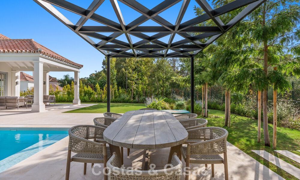 Villa de luxe au design moderne et méditerranéen, prête à être emménagée, à vendre dans une zone de golf très prisée à Nueva Andalucia, Marbella. 774535