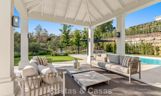 Villa de luxe au design moderne et méditerranéen, prête à être emménagée, à vendre dans une zone de golf très prisée à Nueva Andalucia, Marbella. 774537 