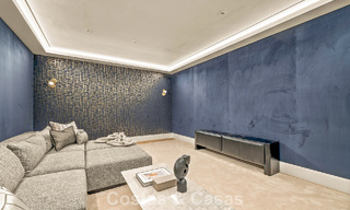 Villa de luxe au design moderne et méditerranéen, prête à être emménagée, à vendre dans une zone de golf très prisée à Nueva Andalucia, Marbella. 774542 