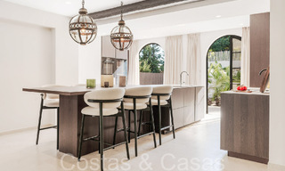Villa de luxe méditerranéenne avec logement d'invités séparée à vendre à Nueva Andalucia, Marbella 64455 