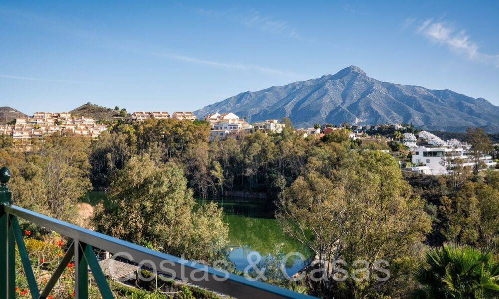 Appartement de luxe sophistiqué avec vue sur le lac, la montagne et la mer à vendre à Nueva Andalucia, Marbella 64465