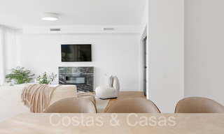 Appartement de luxe sophistiqué avec vue sur le lac, la montagne et la mer à vendre à Nueva Andalucia, Marbella 64476 