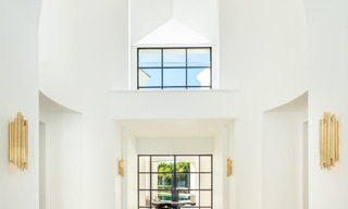 Superbe villa de luxe avec un style architectural méditerranéen moderne à vendre, première ligne de golf à Nueva Andalucia, Marbella 64495 