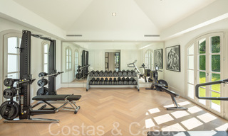 Superbe villa de luxe avec un style architectural méditerranéen moderne à vendre, première ligne de golf à Nueva Andalucia, Marbella 64496 