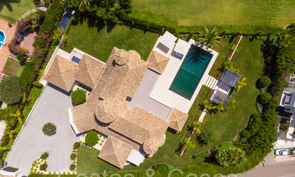 Superbe villa de luxe avec un style architectural méditerranéen moderne à vendre, première ligne de golf à Nueva Andalucia, Marbella 64507