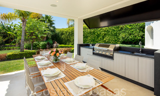 Superbe villa de luxe avec un style architectural méditerranéen moderne à vendre, première ligne de golf à Nueva Andalucia, Marbella 64510 