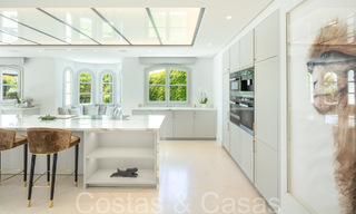 Superbe villa de luxe avec un style architectural méditerranéen moderne à vendre, première ligne de golf à Nueva Andalucia, Marbella 64513 