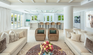 Superbe villa de luxe avec un style architectural méditerranéen moderne à vendre, première ligne de golf à Nueva Andalucia, Marbella 64515 