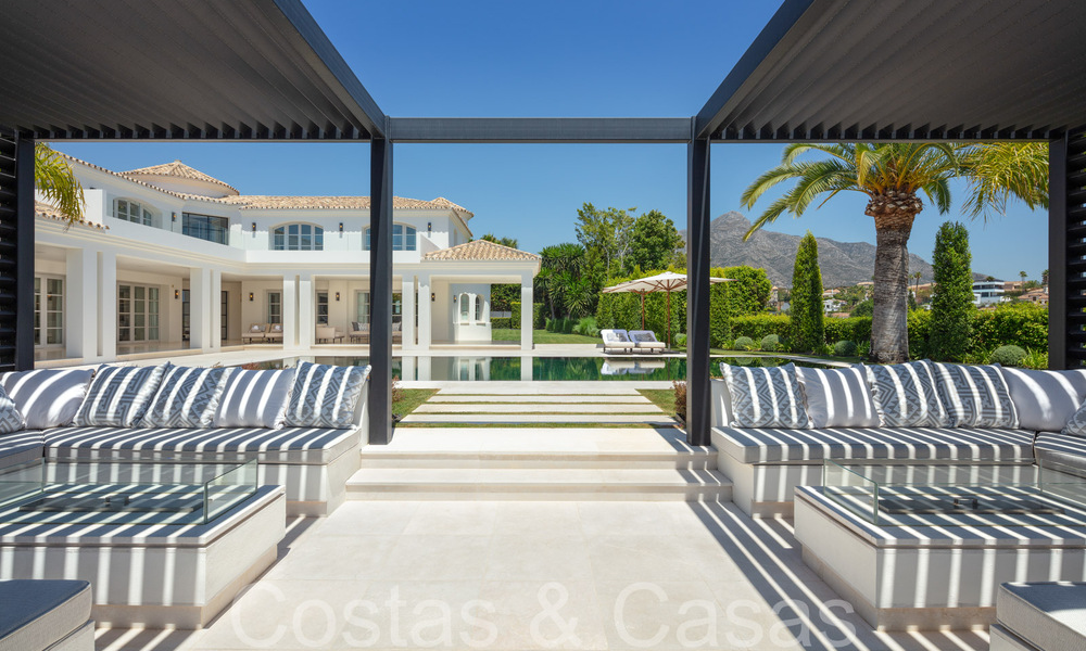 Superbe villa de luxe avec un style architectural méditerranéen moderne à vendre, première ligne de golf à Nueva Andalucia, Marbella 64521