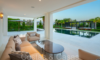 Superbe villa de luxe avec un style architectural méditerranéen moderne à vendre, première ligne de golf à Nueva Andalucia, Marbella 64522 