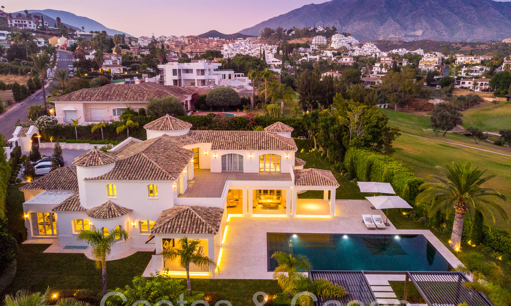 Superbe villa de luxe avec un style architectural méditerranéen moderne à vendre, première ligne de golf à Nueva Andalucia, Marbella 64523