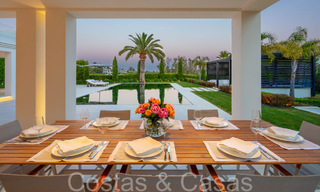 Superbe villa de luxe avec un style architectural méditerranéen moderne à vendre, première ligne de golf à Nueva Andalucia, Marbella 64524 