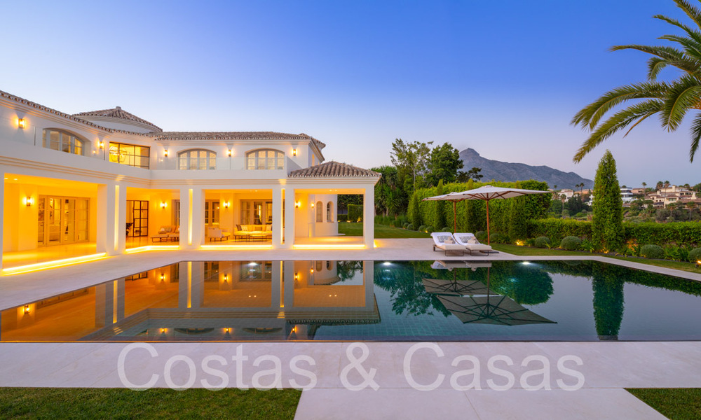 Superbe villa de luxe avec un style architectural méditerranéen moderne à vendre, première ligne de golf à Nueva Andalucia, Marbella 64525