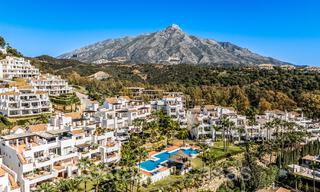Charmant appartement à vendre avec vue panoramique sur la vallée et la mer à Nueva Andalucia, Marbella 64598 