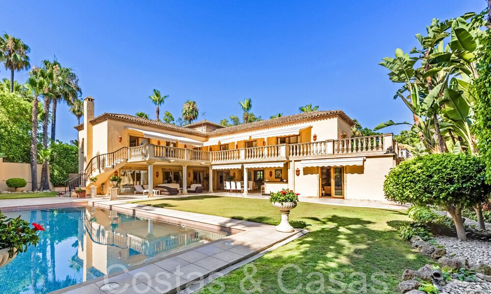 Villa de luxe traditionnelle au charme andalou à vendre dans la vallée du golf de Nueva Andalucia, Marbella 64150