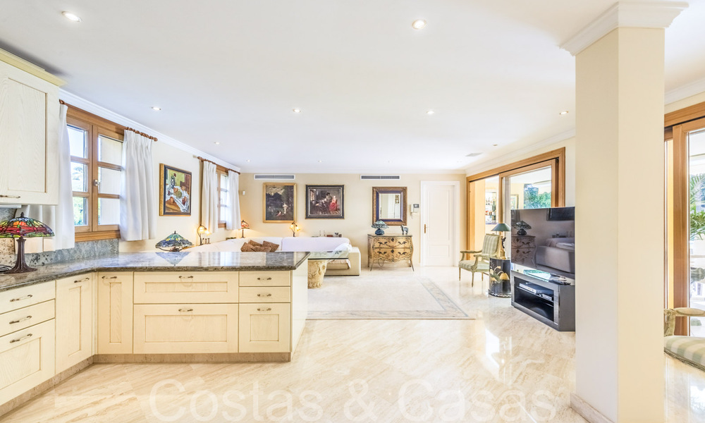 Villa de luxe traditionnelle au charme andalou à vendre dans la vallée du golf de Nueva Andalucia, Marbella 64156