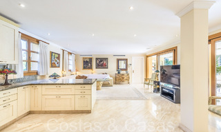 Villa de luxe traditionnelle au charme andalou à vendre dans la vallée du golf de Nueva Andalucia, Marbella 64156 
