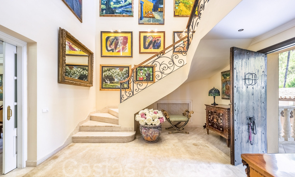 Villa de luxe traditionnelle au charme andalou à vendre dans la vallée du golf de Nueva Andalucia, Marbella 64157