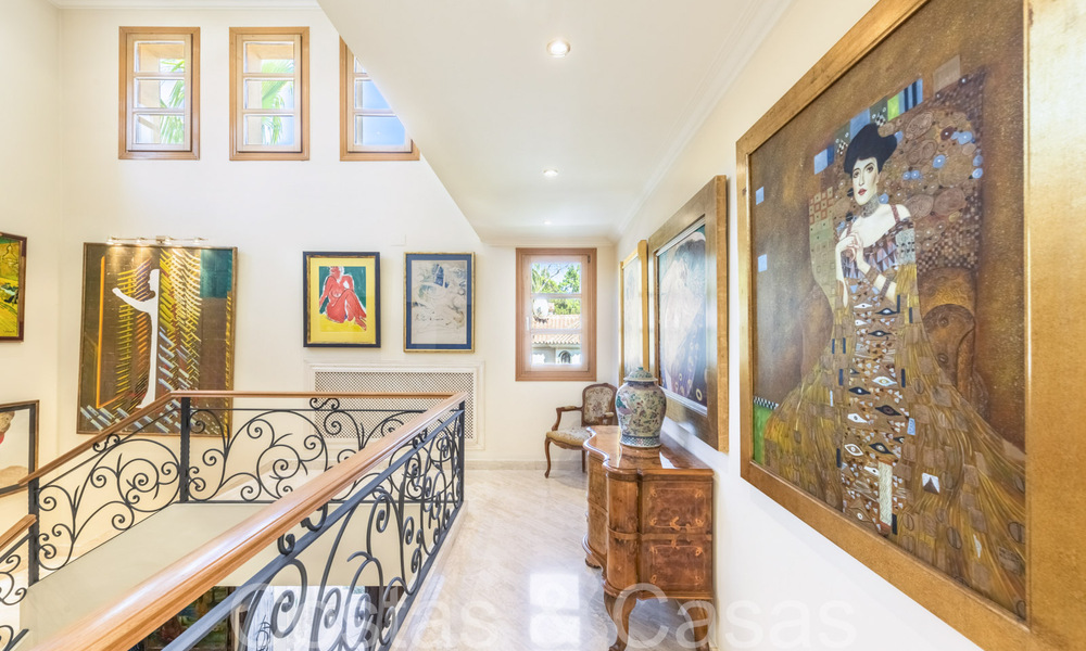 Villa de luxe traditionnelle au charme andalou à vendre dans la vallée du golf de Nueva Andalucia, Marbella 64160