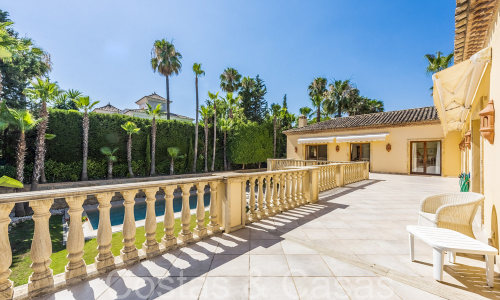 Villa de luxe traditionnelle au charme andalou à vendre dans la vallée du golf de Nueva Andalucia, Marbella 64164