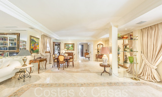 Villa de luxe traditionnelle au charme andalou à vendre dans la vallée du golf de Nueva Andalucia, Marbella 64165 