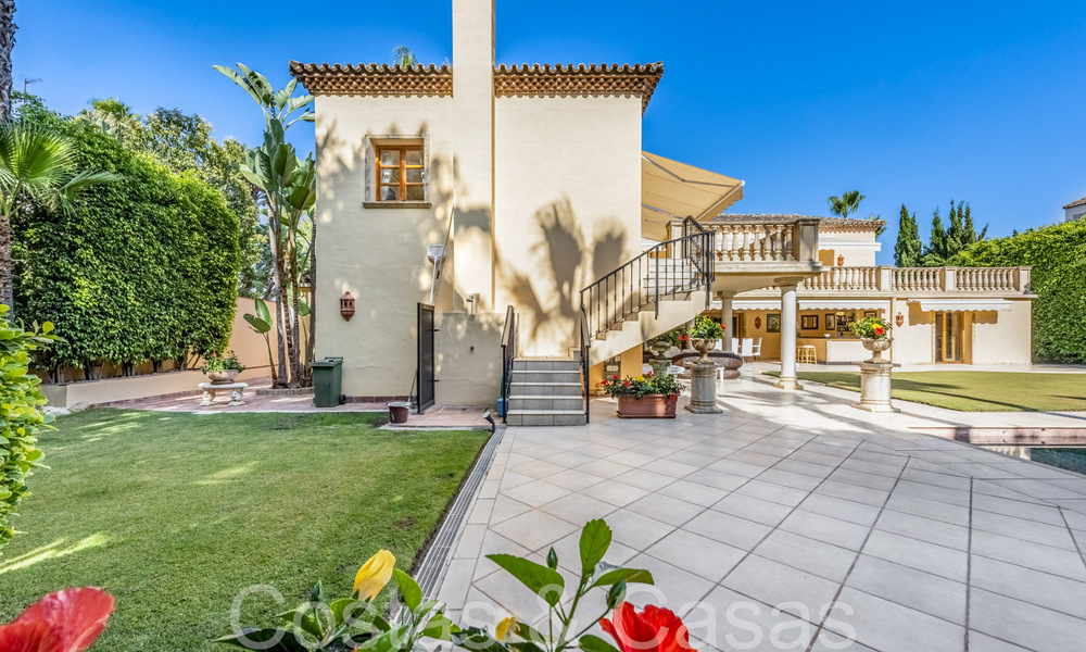 Villa de luxe traditionnelle au charme andalou à vendre dans la vallée du golf de Nueva Andalucia, Marbella 64167