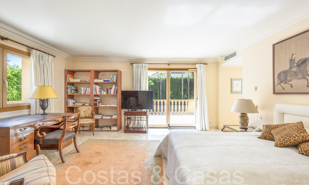 Villa de luxe traditionnelle au charme andalou à vendre dans la vallée du golf de Nueva Andalucia, Marbella 64168