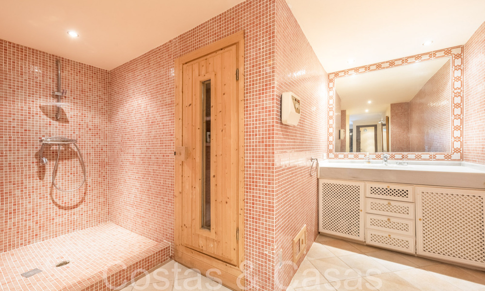 Villa de luxe traditionnelle au charme andalou à vendre dans la vallée du golf de Nueva Andalucia, Marbella 64169