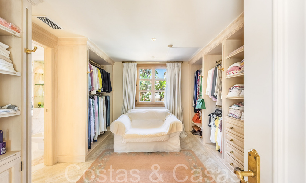 Villa de luxe traditionnelle au charme andalou à vendre dans la vallée du golf de Nueva Andalucia, Marbella 64170