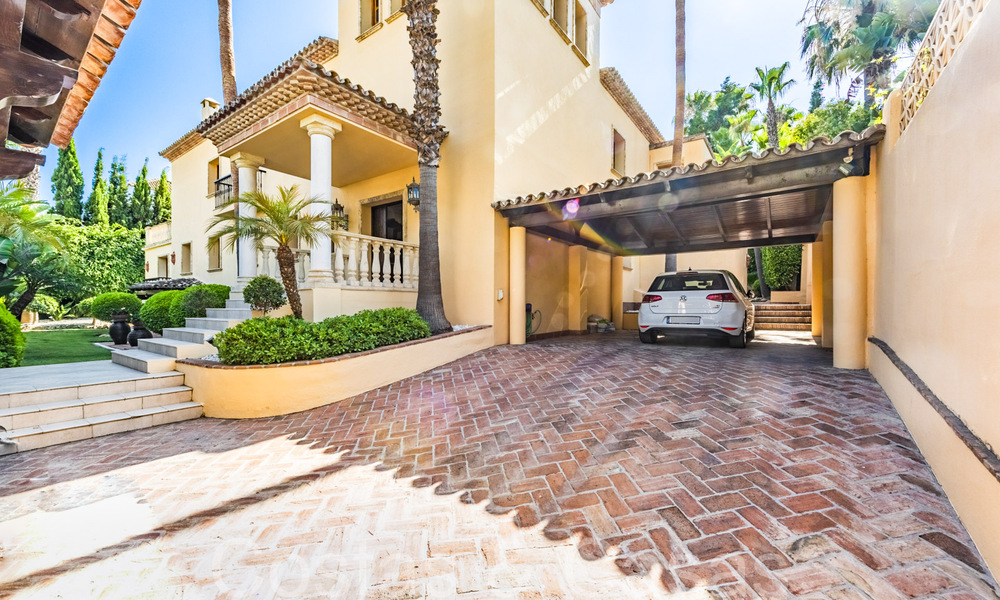 Villa de luxe traditionnelle au charme andalou à vendre dans la vallée du golf de Nueva Andalucia, Marbella 64171
