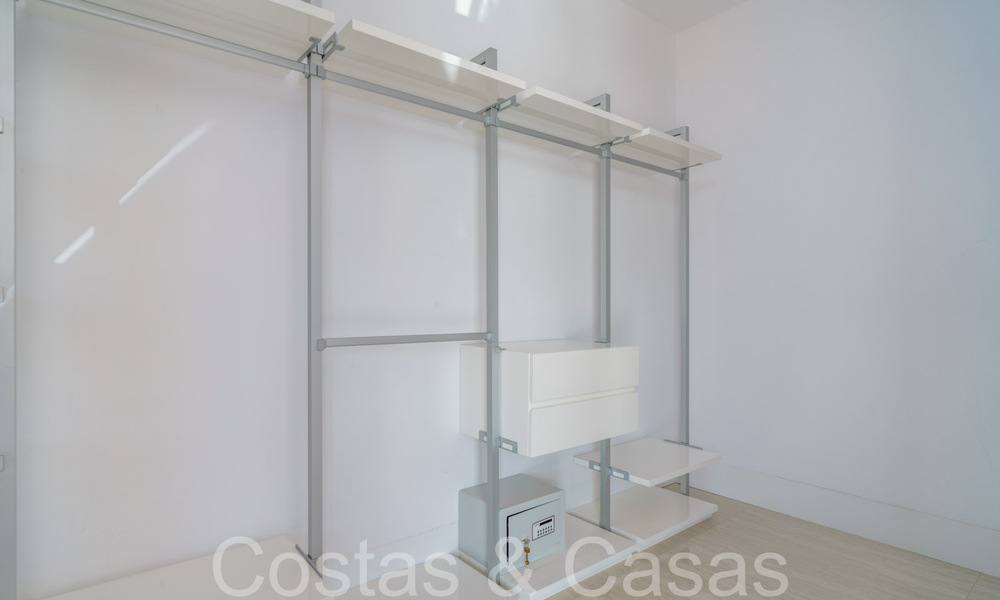 Nouvelle villa de luxe avec un style architectural avancé à vendre dans la vallée du golf de Nueva Andalucia, Marbella 64541