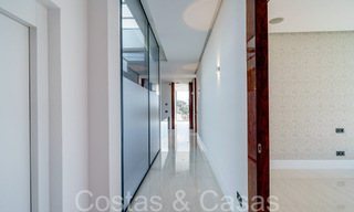 Nouvelle villa de luxe avec un style architectural avancé à vendre dans la vallée du golf de Nueva Andalucia, Marbella 64543 