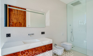 Nouvelle villa de luxe avec un style architectural avancé à vendre dans la vallée du golf de Nueva Andalucia, Marbella 64547 
