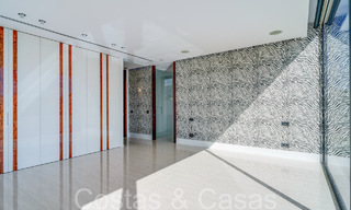 Nouvelle villa de luxe avec un style architectural avancé à vendre dans la vallée du golf de Nueva Andalucia, Marbella 64549 