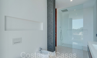 Nouvelle villa de luxe avec un style architectural avancé à vendre dans la vallée du golf de Nueva Andalucia, Marbella 64551 